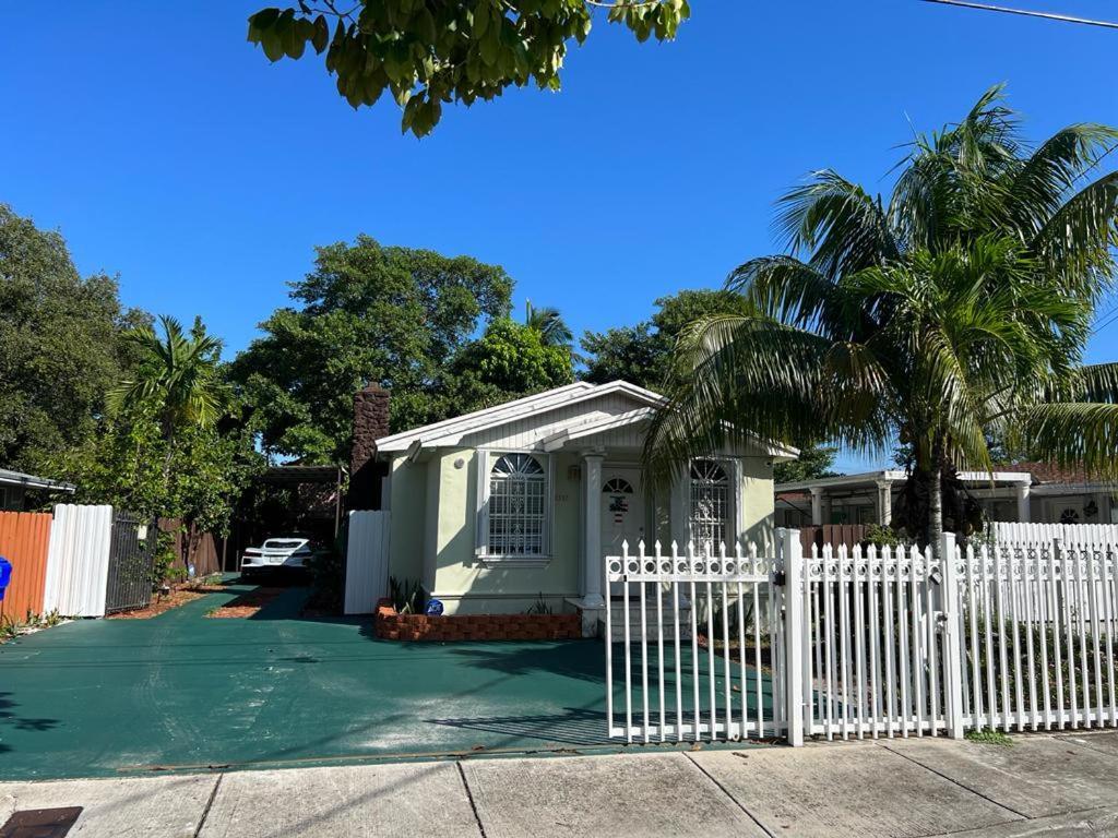 “La Casita” Beautiful Home In The Heart Of Miami ! Exterior photo